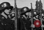 Image Adolf Hitler arrive à Nuremberg pour congrès du parti Nazi Nuremberg ALLEMAGNE, 1937, de la seconde 59 séquences d'archives historiques vidéo 65675043773