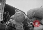 Immagine di Hanoi al Lai chau Airlift Lai Chau Thailandia, 1951, secondo 25 filmato di repertorio 65675043790