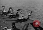 Immagine di F9F Panther getti Corea, 1950, secondo 1 filmato di repertorio 65675043798