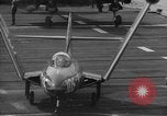 Immagine di F9F Panther getti Corea, 1950, secondo 36 filmato di repertorio 65675043798