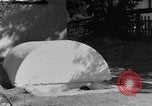 Immagine di Backyard fallout shelter United States USA, 1950, secondo 36 filmato di repertorio 65675043805