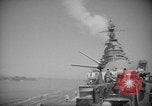 Standbild USS Los Angeles Yokosuka in Japan, 1951, aus Sekunde 12 historischem Filmmaterial Videoclip 65675043825