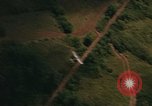 Standbild gunner Unterstützung Vietnam, 1966, aus Sekunde 9 historischem Filmmaterial Videoclip 65675043835