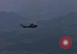 Standbild gunner Unterstützung Vietnam, 1966, aus Sekunde 32 historischem Filmmaterial Videoclip 65675043835