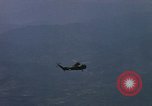 Standbild gunner Unterstützung Vietnam, 1966, aus Sekunde 37 historischem Filmmaterial Videoclip 65675043835