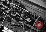 Standbild Reparatur beschädigter Bogen der italienischen Zerstörer Ugolino Vivaldi Italien, 1940, aus Sekunde 8 historischem Filmmaterial Videoclip 65675043843