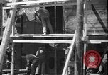 Standbild Reparatur beschädigter Bogen der italienischen Zerstörer Ugolino Vivaldi Italien, 1940, aus Sekunde 11 historischem Filmmaterial Videoclip 65675043843