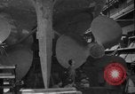 Standbild Reparatur beschädigter Bogen der italienischen Zerstörer Ugolino Vivaldi Italien, 1940, aus Sekunde 20 historischem Filmmaterial Videoclip 65675043843