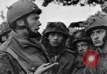 Standbild britische Truppen Frankreich, 1944, aus Sekunde 8 historischem Filmmaterial Videoclip 65675043859