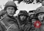 Standbild britische Truppen Frankreich, 1944, aus Sekunde 9 historischem Filmmaterial Videoclip 65675043859