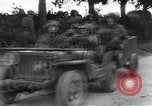 Standbild britische Truppen Frankreich, 1944, aus Sekunde 41 historischem Filmmaterial Videoclip 65675043859