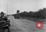 Standbild britische Truppen Frankreich, 1944, aus Sekunde 47 historischem Filmmaterial Videoclip 65675043859