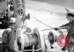 Standbild US-Soldaten durchlaufen stevedores Ausbildung als Fort Dix New Jersey USA, 1942, aus Sekunde 31 historischem Filmmaterial Videoclip 65675043867