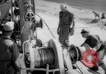 Standbild US-Soldaten durchlaufen stevedores Ausbildung als Fort Dix New Jersey USA, 1942, aus Sekunde 37 historischem Filmmaterial Videoclip 65675043867