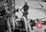 Standbild US-Soldaten durchlaufen stevedores Ausbildung als Fort Dix New Jersey USA, 1942, aus Sekunde 47 historischem Filmmaterial Videoclip 65675043867