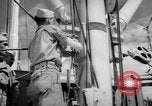 Standbild US-Soldaten durchlaufen stevedores Ausbildung als Fort Dix New Jersey USA, 1942, aus Sekunde 62 historischem Filmmaterial Videoclip 65675043867