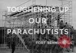 Standbild USA Fallschirmjäger Fort Benning Georgia USA, 1942, aus Sekunde 3 historischem Filmmaterial Videoclip 65675043869
