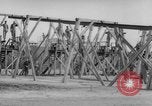 Standbild USA Fallschirmjäger Fort Benning Georgia USA, 1942, aus Sekunde 26 historischem Filmmaterial Videoclip 65675043869