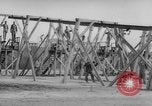 Standbild USA Fallschirmjäger Fort Benning Georgia USA, 1942, aus Sekunde 29 historischem Filmmaterial Videoclip 65675043869
