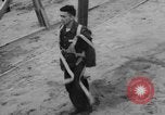 Standbild USA Fallschirmjäger Fort Benning Georgia USA, 1942, aus Sekunde 35 historischem Filmmaterial Videoclip 65675043869
