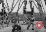 Standbild USA Fallschirmjäger Fort Benning Georgia USA, 1942, aus Sekunde 41 historischem Filmmaterial Videoclip 65675043869