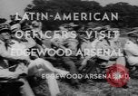Standbild lateinamerikanische Offiziere Edgewood Arsenal Maryland USA, 1942, aus Sekunde 4 historischem Filmmaterial Videoclip 65675043870