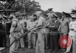 Standbild lateinamerikanische Offiziere Edgewood Arsenal Maryland USA, 1942, aus Sekunde 62 historischem Filmmaterial Videoclip 65675043870