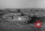 Image des chars de l'armée britannique l'Europe, 1942, de la seconde 26 séquences d'archives historiques vidéo 65675043873