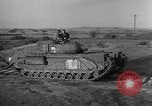 Image des chars de l'armée britannique l'Europe, 1942, de la seconde 27 séquences d'archives historiques vidéo 65675043873