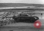 Standbild Britische Armee Panzer Europa, 1942, aus Sekunde 17 historischem Filmmaterial Videoclip 65675043876