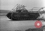 Standbild Britische Armee Panzer Europa, 1942, aus Sekunde 32 historischem Filmmaterial Videoclip 65675043876