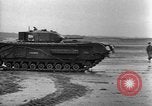 Standbild Britische Armee Panzer Europa, 1942, aus Sekunde 49 historischem Filmmaterial Videoclip 65675043876
