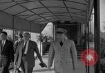 Standbild Senator B Russell Heidelberg Deutschland, 1955, aus Sekunde 18 historischem Filmmaterial Videoclip 65675043908