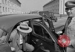 Standbild Senator B Russell Heidelberg Deutschland, 1955, aus Sekunde 39 historischem Filmmaterial Videoclip 65675043908