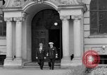 Standbild Kongressabgeordneten Sheppard Bremerhaven Deutschland, 1955, aus Sekunde 9 historischem Filmmaterial Videoclip 65675043914