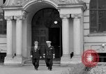 Standbild Kongressabgeordneten Sheppard Bremerhaven Deutschland, 1955, aus Sekunde 10 historischem Filmmaterial Videoclip 65675043914