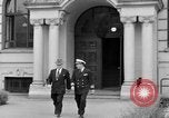 Standbild Kongressabgeordneten Sheppard Bremerhaven Deutschland, 1955, aus Sekunde 12 historischem Filmmaterial Videoclip 65675043914