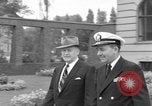 Standbild Kongressabgeordneten Sheppard Bremerhaven Deutschland, 1955, aus Sekunde 18 historischem Filmmaterial Videoclip 65675043914
