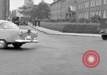 Standbild Kongressabgeordneten Sheppard Bremerhaven Deutschland, 1955, aus Sekunde 33 historischem Filmmaterial Videoclip 65675043914
