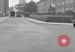 Standbild Kongressabgeordneten Sheppard Bremerhaven Deutschland, 1955, aus Sekunde 34 historischem Filmmaterial Videoclip 65675043914