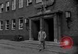 Standbild Colonel Brooks Bremerhaven Deutschland, 1955, aus Sekunde 15 historischem Filmmaterial Videoclip 65675043915