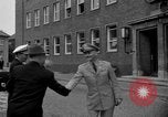 Standbild Colonel Brooks Bremerhaven Deutschland, 1955, aus Sekunde 19 historischem Filmmaterial Videoclip 65675043915