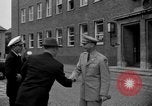 Standbild Colonel Brooks Bremerhaven Deutschland, 1955, aus Sekunde 20 historischem Filmmaterial Videoclip 65675043915