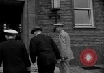 Standbild Colonel Brooks Bremerhaven Deutschland, 1955, aus Sekunde 26 historischem Filmmaterial Videoclip 65675043915