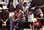 Standbild Betrieb neues Leben Vietnam, 1975, aus Sekunde 18 historischem Filmmaterial Videoclip 65675043918