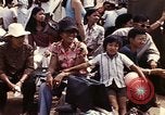 Standbild Betrieb neues Leben Vietnam, 1975, aus Sekunde 20 historischem Filmmaterial Videoclip 65675043918