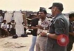 Standbild Betrieb neues Leben Vietnam, 1975, aus Sekunde 30 historischem Filmmaterial Videoclip 65675043918