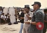 Standbild Betrieb neues Leben Vietnam, 1975, aus Sekunde 32 historischem Filmmaterial Videoclip 65675043918