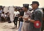Standbild Betrieb neues Leben Vietnam, 1975, aus Sekunde 34 historischem Filmmaterial Videoclip 65675043918