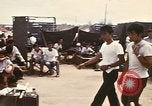 Standbild Betrieb neues Leben Vietnam, 1975, aus Sekunde 36 historischem Filmmaterial Videoclip 65675043918